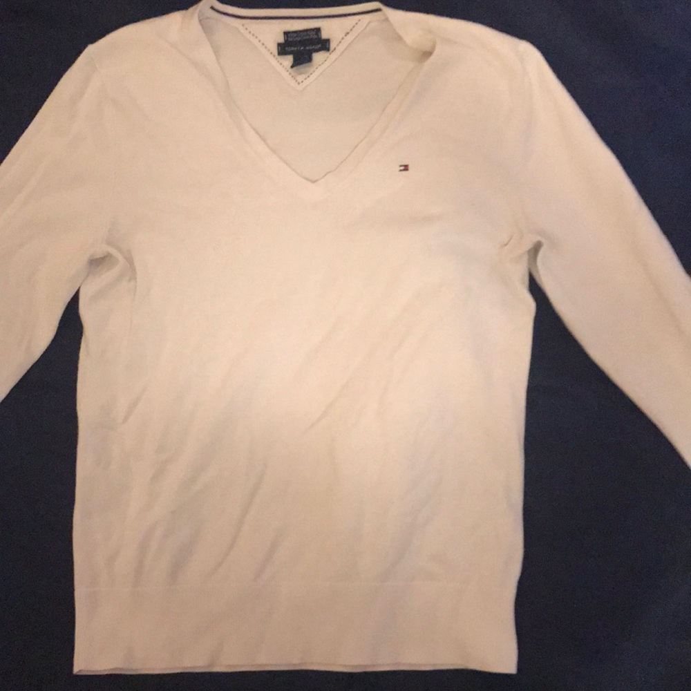 White sweater/v neck